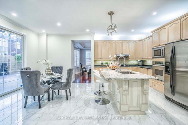 2 Latania Blvd, House detached with 4 bedrooms, 5 bathrooms and 5 parking in Brampton ON | Image 3