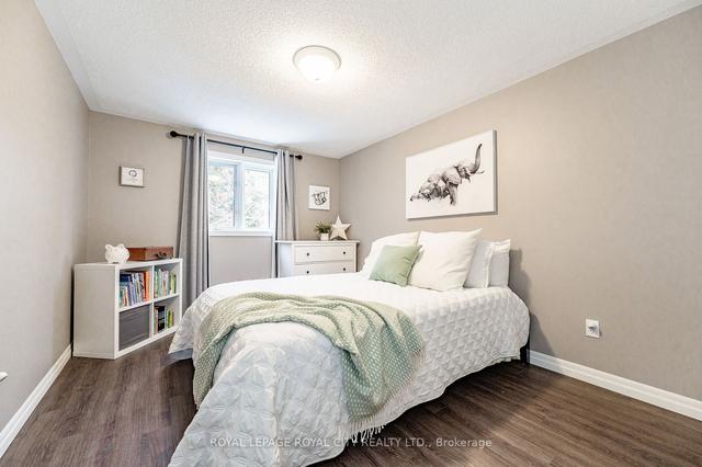 42 Peartree Cres, House detached with 3 bedrooms, 4 bathrooms and 6 parking in Guelph ON | Image 14