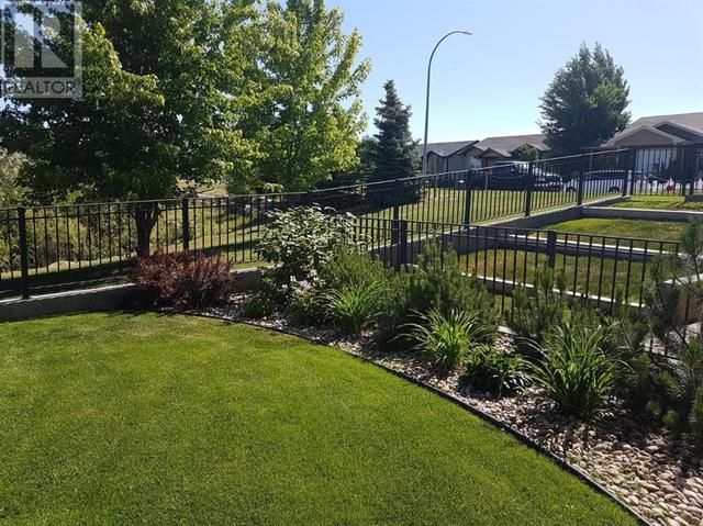 390 Somerside Cres Se, House semidetached with 3 bedrooms, 2 bathrooms and 3 parking in Medicine Hat AB | Image 50