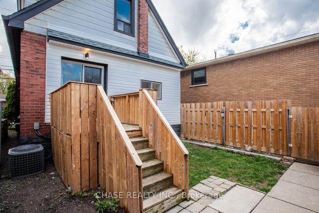 513 Queensdale Ave E, House detached with 3 bedrooms, 2 bathrooms and 2 parking in Hamilton ON | Image 18