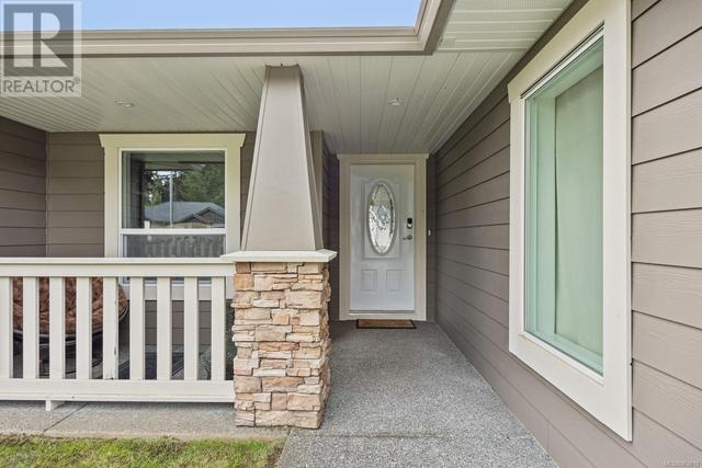 2057 Evans Pl, House detached with 3 bedrooms, 2 bathrooms and 4 parking in Courtenay BC | Image 3