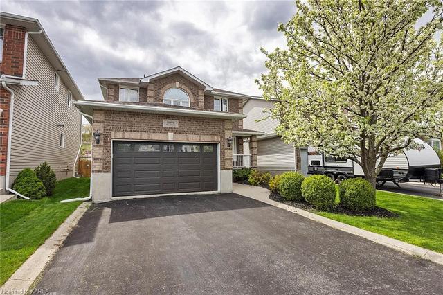 2070 Balantrae Circle, House detached with 4 bedrooms, 3 bathrooms and 3 parking in Kingston ON | Image 12