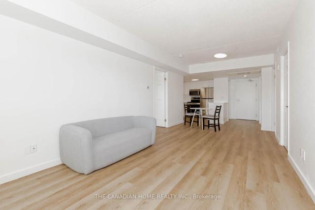 205 - 160 Wellington St E, Condo with 2 bedrooms, 2 bathrooms and 1 parking in Aurora ON | Image 14