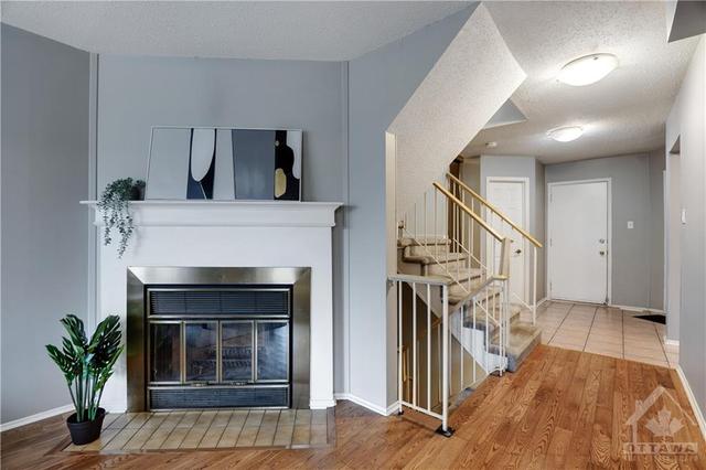 33 Forestlane Private, Townhouse with 3 bedrooms, 2 bathrooms and 2 parking in Ottawa ON | Image 10