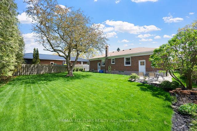 24 Parkway Cres, House detached with 2 bedrooms, 2 bathrooms and 4 parking in Clarington ON | Image 20