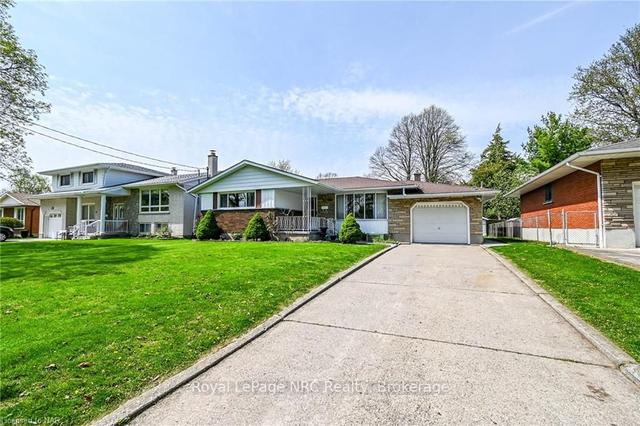 89 Allan Dr, House detached with 3 bedrooms, 2 bathrooms and 4 parking in St. Catharines ON | Image 1