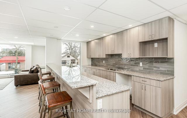 215 - 1 Falaise Rd, Condo with 2 bedrooms, 2 bathrooms and 1 parking in Toronto ON | Image 7