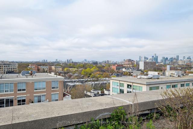 1026 - 1 Shaw St, Condo with 2 bedrooms, 2 bathrooms and 1 parking in Toronto ON | Image 21