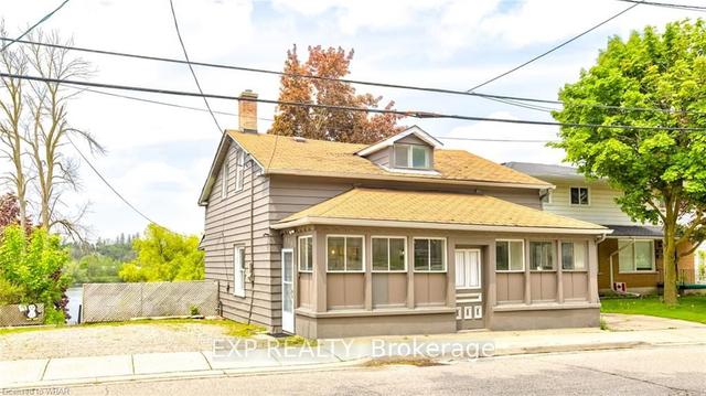 135 Queen St E, House detached with 5 bedrooms, 3 bathrooms and 3 parking in Cambridge ON | Image 31