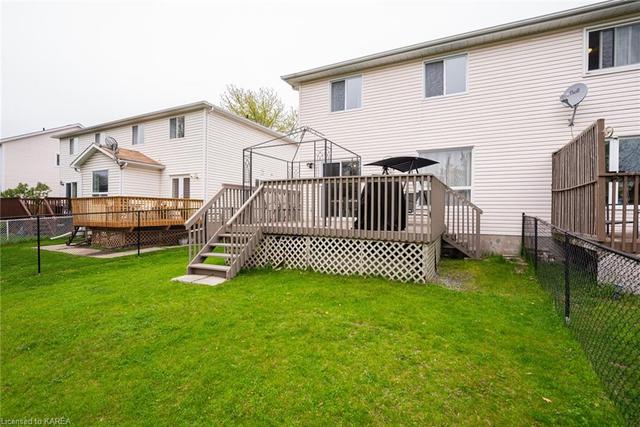 1258 Brackenwood Cres, House semidetached with 3 bedrooms, 2 bathrooms and 4 parking in Kingston ON | Image 21