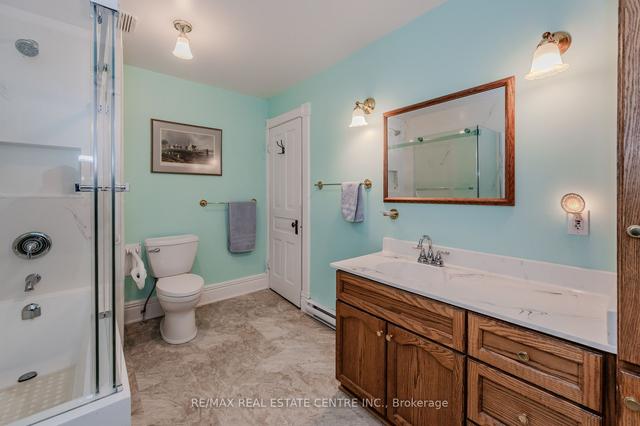 358 Queenston Rd, House detached with 3 bedrooms, 2 bathrooms and 3 parking in Cambridge ON | Image 2