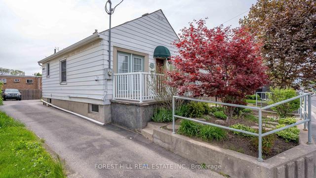 469 Highbury Ave N, House detached with 2 bedrooms, 3 bathrooms and 4 parking in London ON | Image 12
