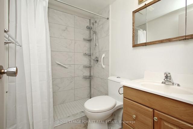 604 - 1100 Caven St, Condo with 2 bedrooms, 1 bathrooms and 1 parking in Mississauga ON | Image 7