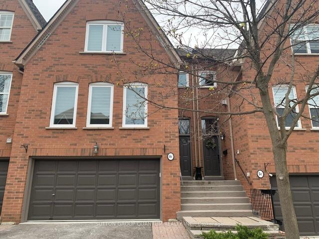 4c - 928 Queen St W, Townhouse with 2 bedrooms, 4 bathrooms and 4 parking in Mississauga ON | Image 1