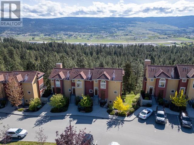 211 - 1795 Country Club Dr, House attached with 2 bedrooms, 2 bathrooms and null parking in Kelowna BC | Image 38