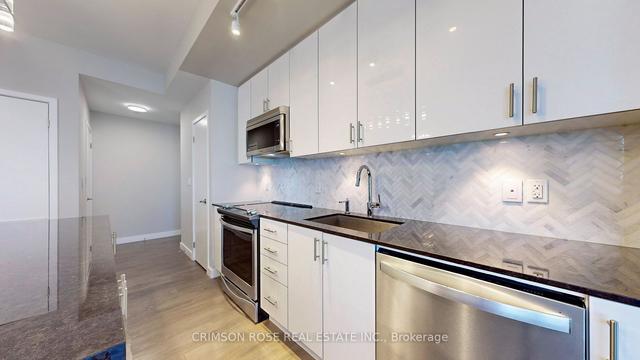 106 - 168 Sabina Dr, Condo with 3 bedrooms, 3 bathrooms and 1 parking in Oakville ON | Image 8