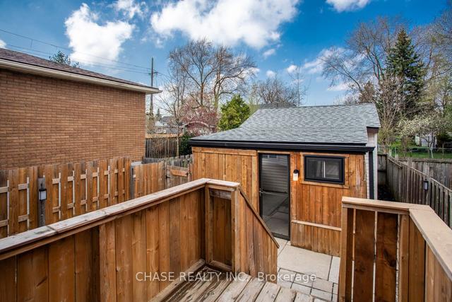 513 Queensdale Ave E, House detached with 3 bedrooms, 2 bathrooms and 2 parking in Hamilton ON | Image 16