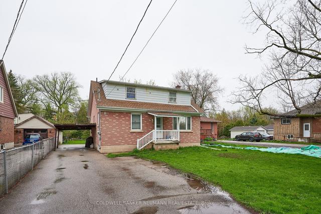 80 York Rd, House detached with 5 bedrooms, 2 bathrooms and 5 parking in Guelph ON | Image 12