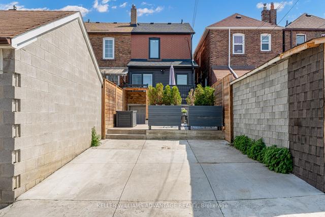 10 Innes Ave, House semidetached with 3 bedrooms, 3 bathrooms and 1 parking in Toronto ON | Image 29
