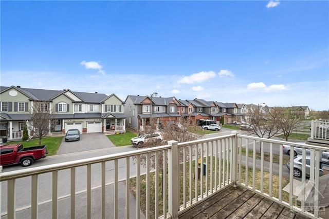 124 Sunshine Cres, Townhouse with 3 bedrooms, 2 bathrooms and 2 parking in Ottawa ON | Image 13