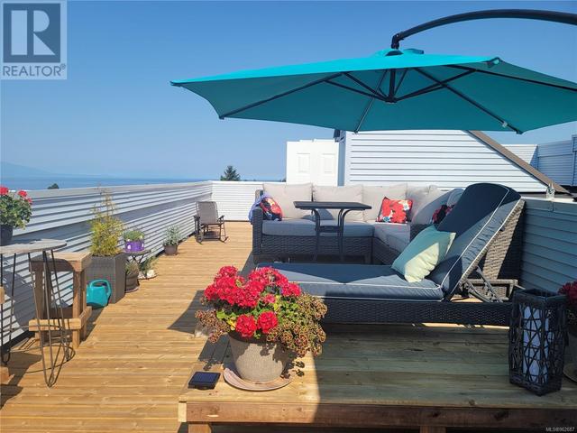 Direct Rooftop access for ultimate patio enjoyment | Image 5