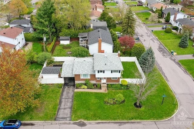 1535 Payette Dr, House detached with 4 bedrooms, 2 bathrooms and 3 parking in Ottawa ON | Image 2