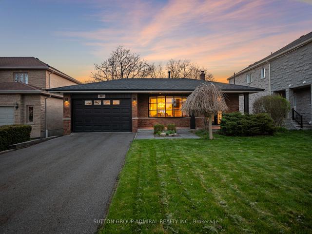 52a Cedar Brae Blvd, House detached with 4 bedrooms, 2 bathrooms and 5.5 parking in Toronto ON | Image 1