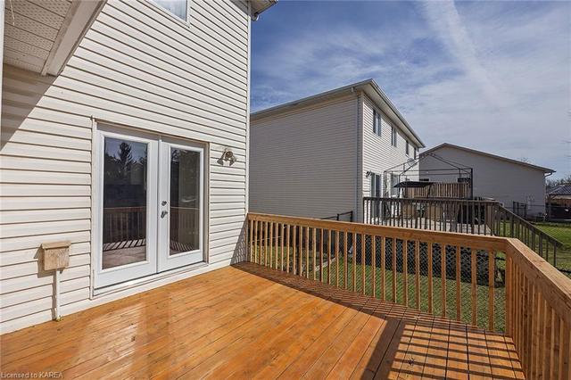 1256 Brackenwood Crescent, House semidetached with 3 bedrooms, 2 bathrooms and 3 parking in Kingston ON | Image 32