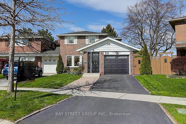 54 Carondale Cres, House attached with 3 bedrooms, 2 bathrooms and 3 parking in Toronto ON | Image 12
