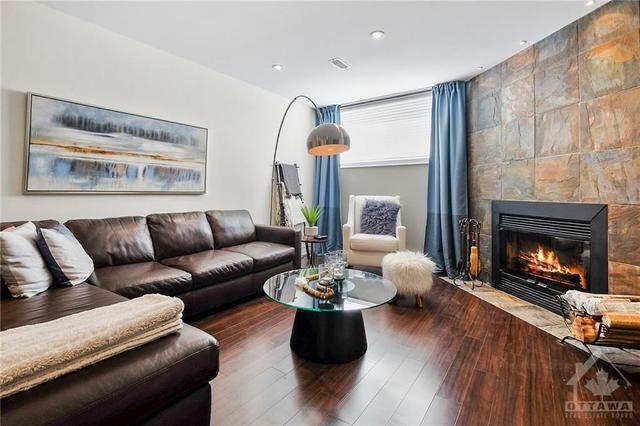 6182 Oak Meadows Dr, Townhouse with 3 bedrooms, 3 bathrooms and 2 parking in Ottawa ON | Image 24