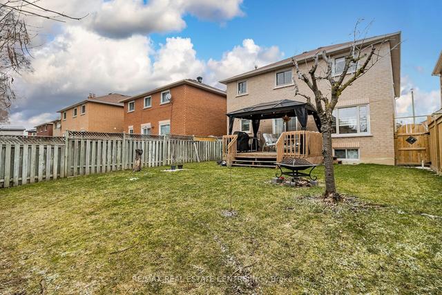 2624 Comet Crt, House detached with 4 bedrooms, 3 bathrooms and 6 parking in Mississauga ON | Image 33
