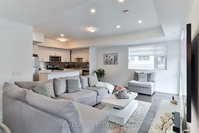 803 - 5279 Hwy 7, Townhouse with 3 bedrooms, 3 bathrooms and 1 parking in Vaughan ON | Image 3