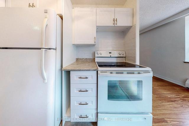 110 - 921 Midland Ave, Condo with 1 bedrooms, 1 bathrooms and 1 parking in Toronto ON | Image 24
