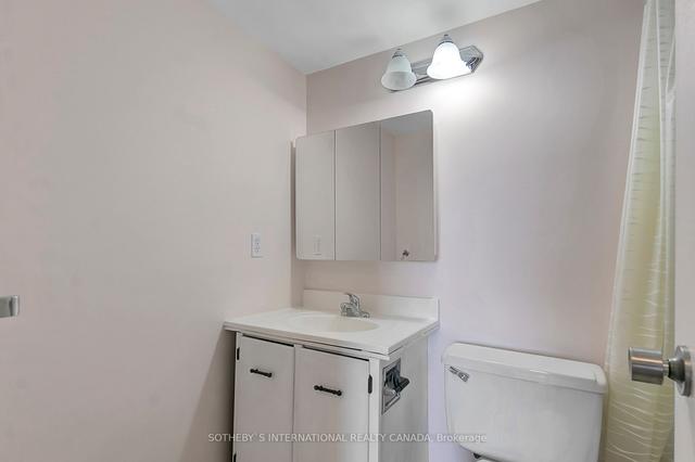 2204 - 50 Quebec Ave, Condo with 2 bedrooms, 2 bathrooms and 1 parking in Toronto ON | Image 13
