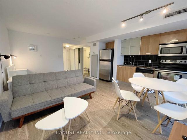 3305 - 38 Grenville St, Condo with 0 bedrooms, 1 bathrooms and 0 parking in Toronto ON | Image 8