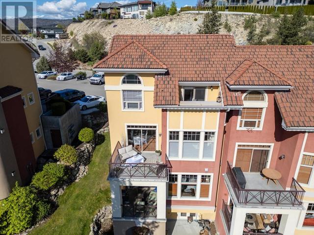 211 - 1795 Country Club Dr, House attached with 2 bedrooms, 2 bathrooms and null parking in Kelowna BC | Image 41