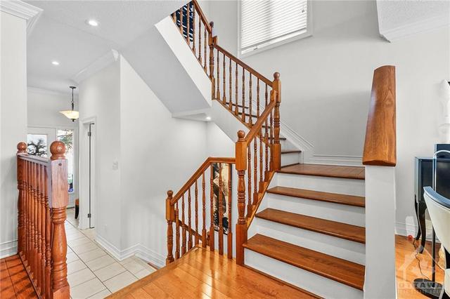 6182 Oak Meadows Dr, Townhouse with 3 bedrooms, 3 bathrooms and 2 parking in Ottawa ON | Image 12