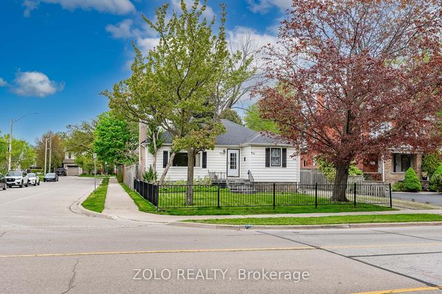 427 Trafalgar Rd, House detached with 2 bedrooms, 2 bathrooms and 5 parking in Oakville ON | Image 36