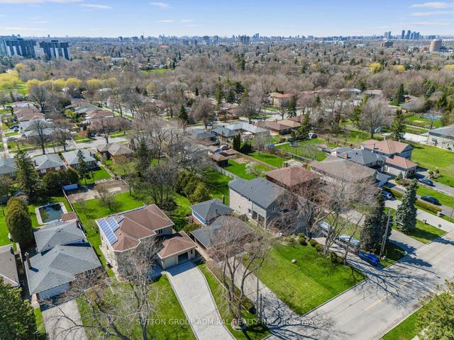 52a Cedar Brae Blvd, House detached with 4 bedrooms, 2 bathrooms and 5.5 parking in Toronto ON | Image 30