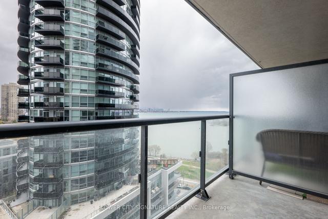 1408 - 39 Annie Craig Dr, Condo with 1 bedrooms, 1 bathrooms and 1 parking in Toronto ON | Image 12