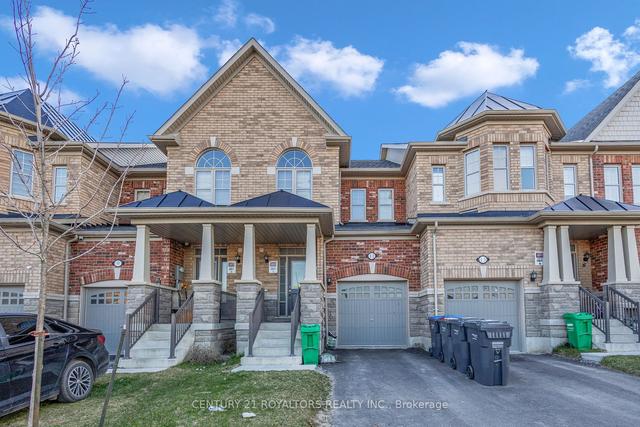 11 Bushwood Tr, House attached with 3 bedrooms, 3 bathrooms and 3 parking in Brampton ON | Image 1