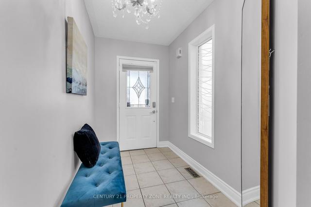 1027 Borden Ln, House semidetached with 4 bedrooms, 4 bathrooms and 4 parking in Milton ON | Image 34