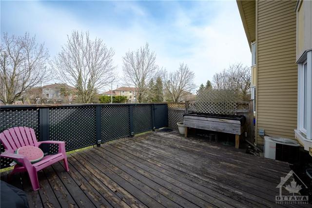 470 Valade Cres, Townhouse with 3 bedrooms, 2 bathrooms and 2 parking in Ottawa ON | Image 25