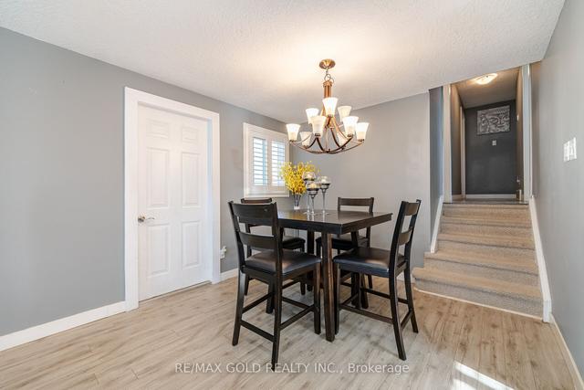 15 Trailwood Cres W, House detached with 3 bedrooms, 2 bathrooms and 2 parking in Kitchener ON | Image 9