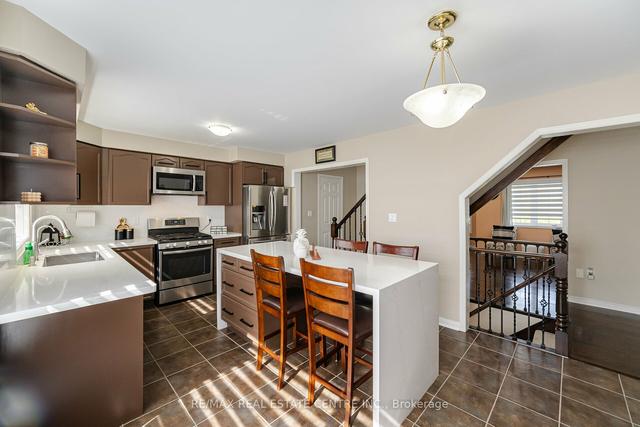 101 Decker Hollow Cir, House attached with 3 bedrooms, 3 bathrooms and 3 parking in Brampton ON | Image 7