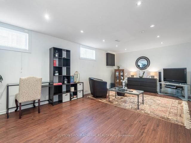 52a Cedar Brae Blvd, House detached with 4 bedrooms, 2 bathrooms and 5.5 parking in Toronto ON | Image 20
