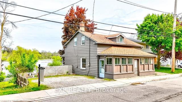 135 Queen St E, House detached with 5 bedrooms, 3 bathrooms and 3 parking in Cambridge ON | Image 32