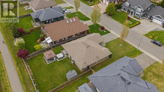 2057 Evans Pl, House detached with 3 bedrooms, 2 bathrooms and 4 parking in Courtenay BC | Image 33