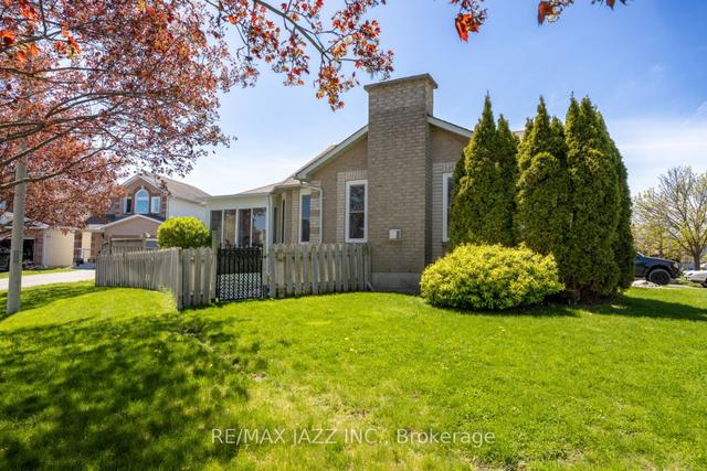 95 Mcfeeters Cres, House detached with 2 bedrooms, 3 bathrooms and 3 parking in Clarington ON | Image 22