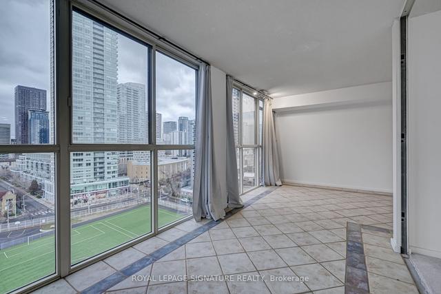 1403 - 15 Maitland Pl, Condo with 1 bedrooms, 1 bathrooms and 1 parking in Toronto ON | Image 2